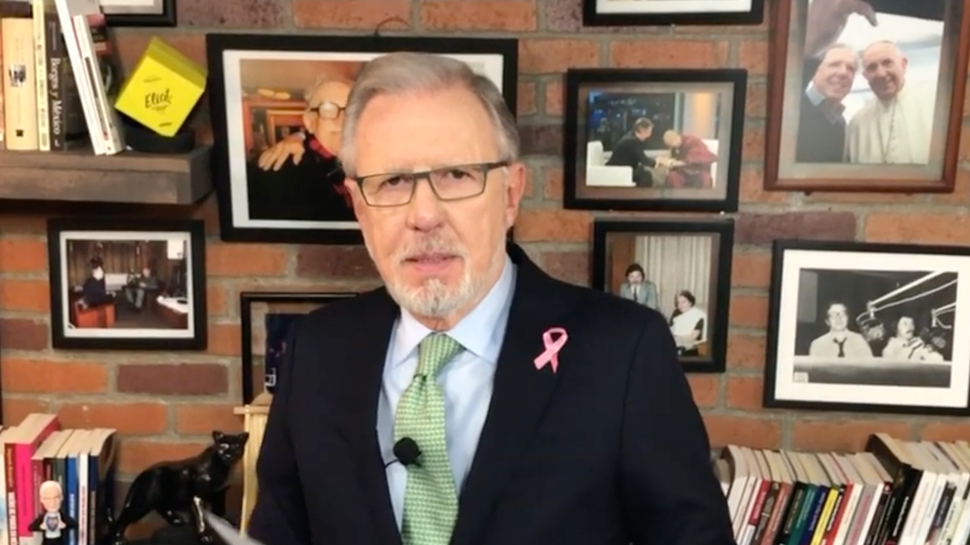 ¡Las noticias! Hijos de José José exigen ver los restos del cantante