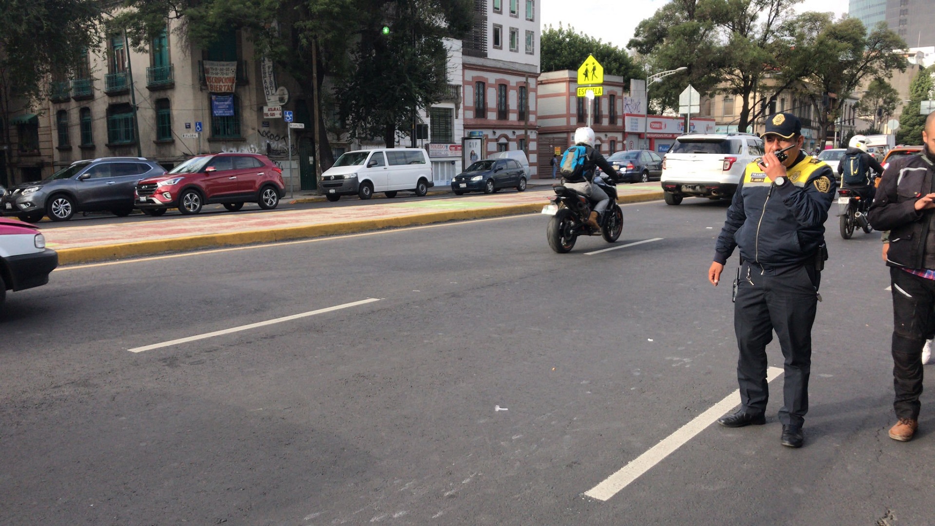 Padres de familia liberan Av. Chapultepec