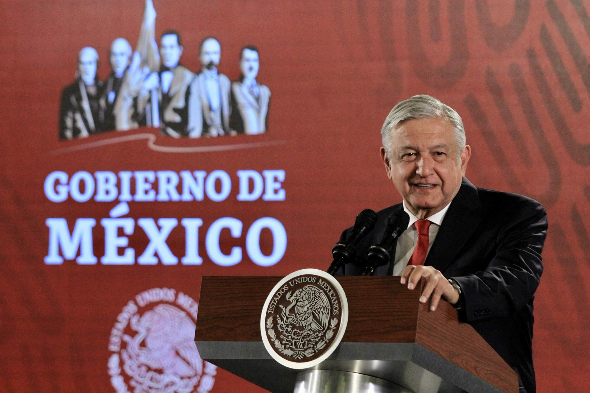 Yo autoricé que Fuerza Aérea traslade restos de José José: AMLO Yo autoricé que Fuerza Aérea traslade restos de José José: AMLO