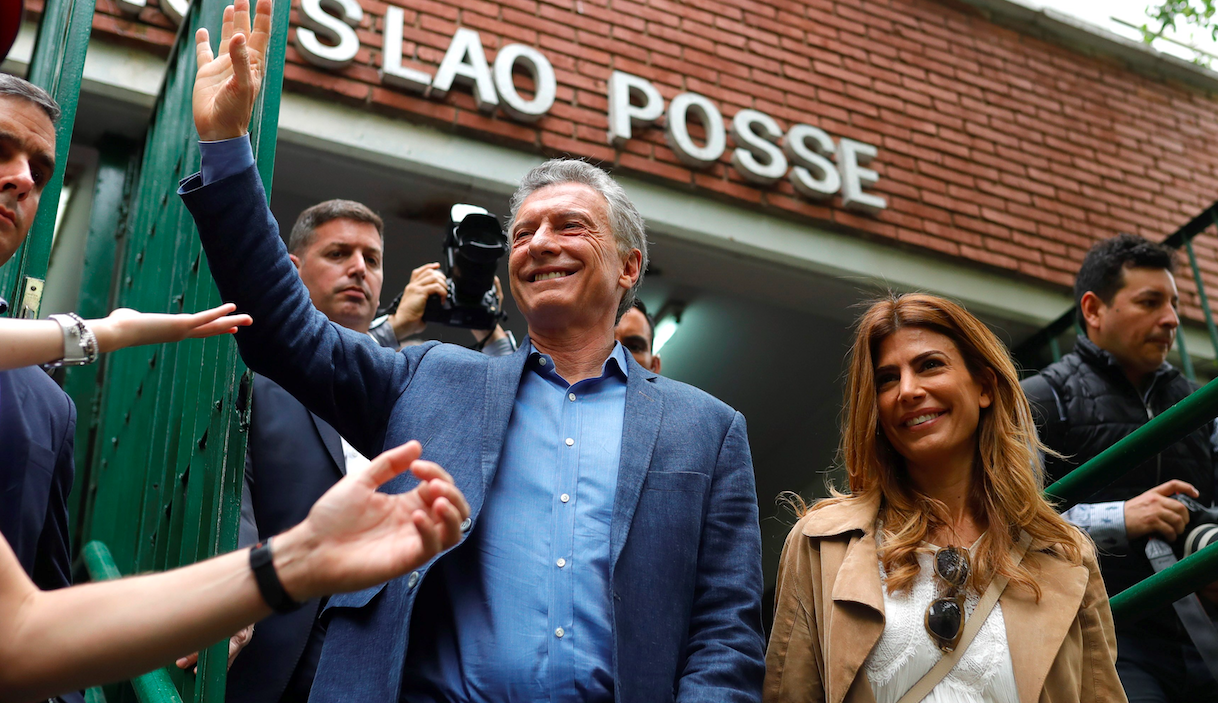 Cierran las casillas electorales en Argentina ante expectativa de resultados - macri-y-awada