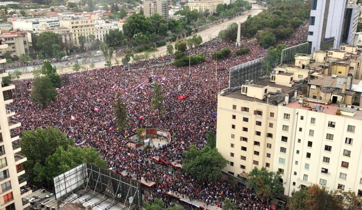 Masiva protesta en Chile contra el presidente Piñera