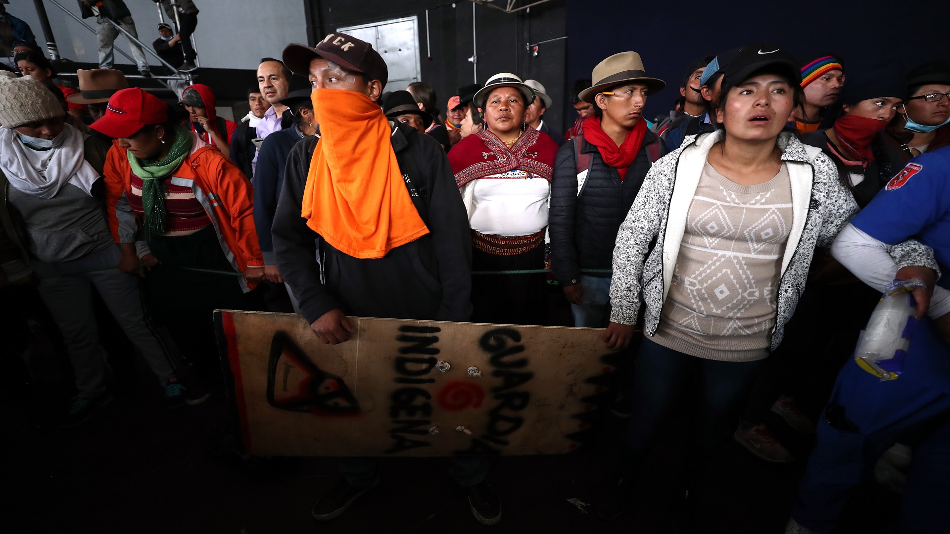 Manifestantes indígenas en Quito retienen a policías - manifestantes-indigenas
