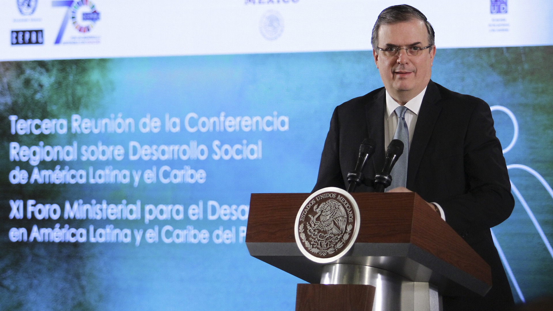 Ebrard pospone comparecencia en el Senado; confirma hospitalización de su padre