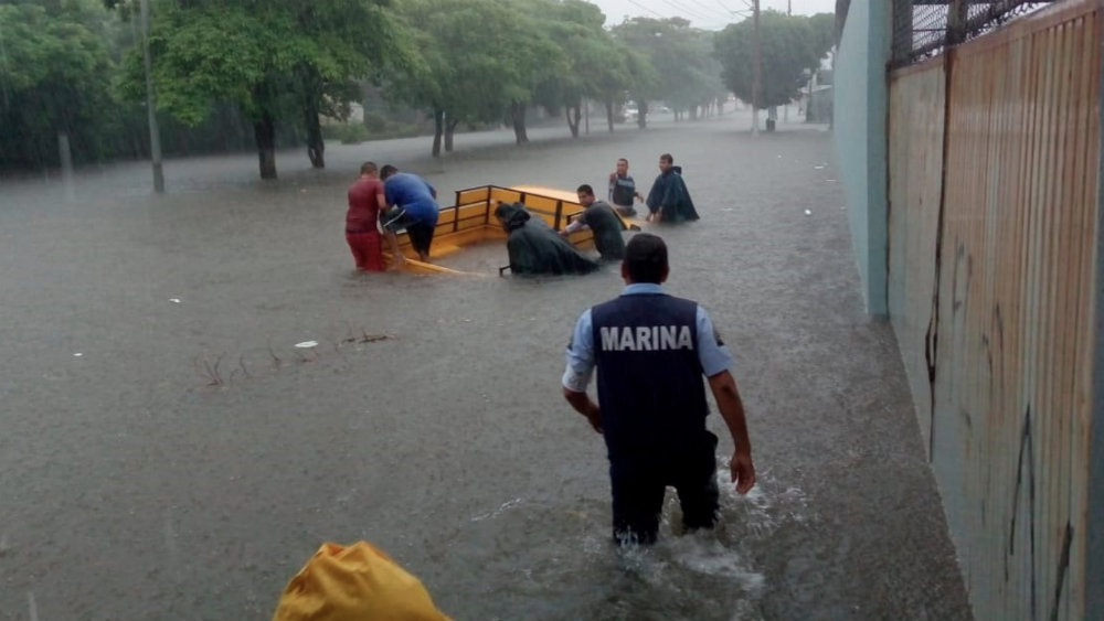 Por lluvias, activan Plan Marina en Lázaro Cárdenas, Michoacán