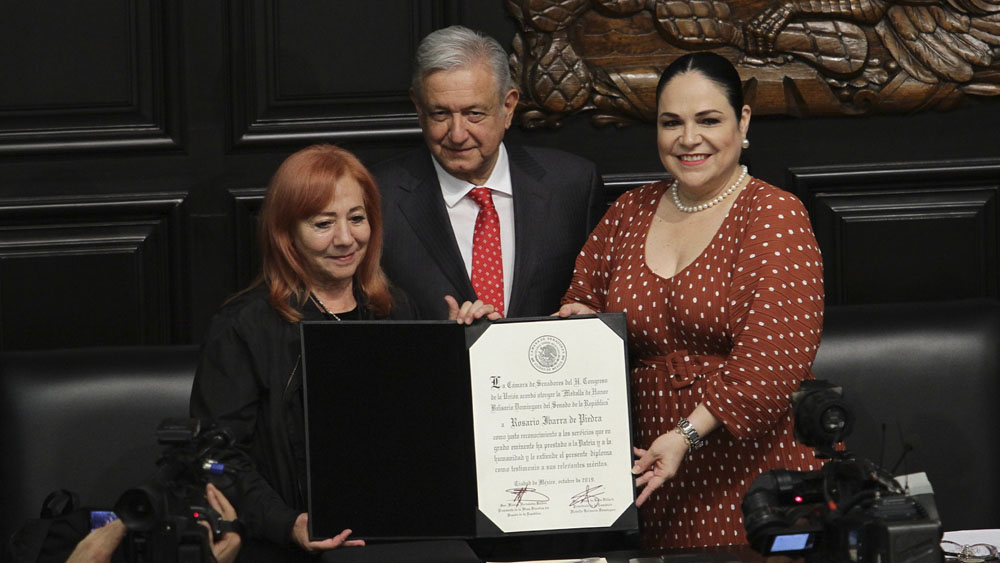 Entregan Medalla Belisario Domínguez a Rosario Ibarra de Piedra