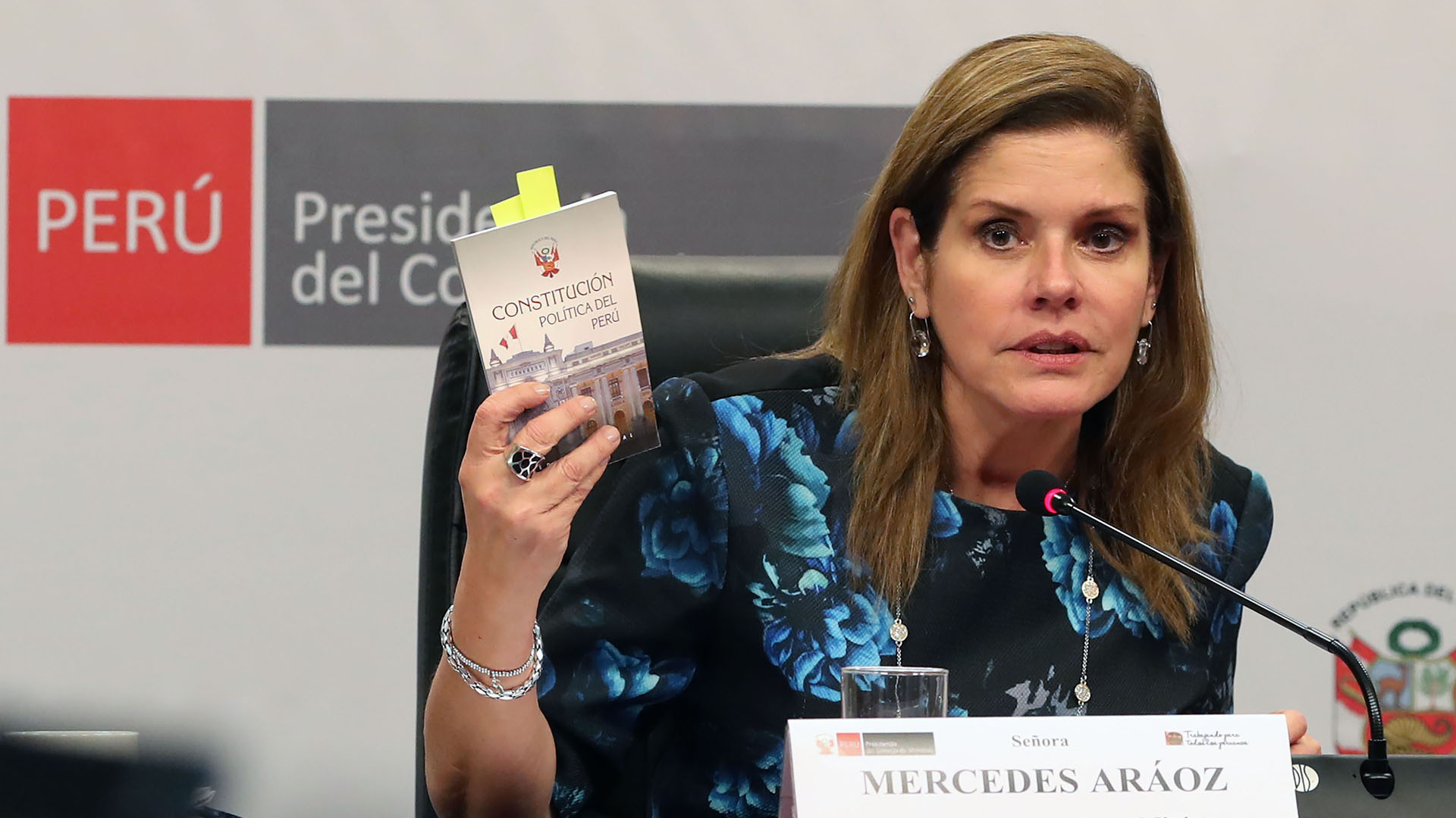Mercedes Aráoz renuncia a la presidencia interina de Perú