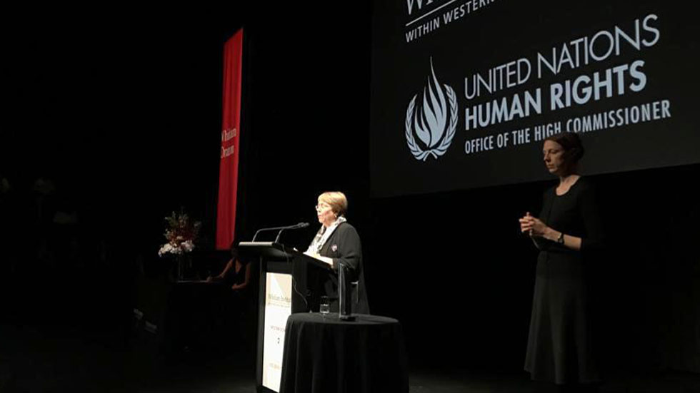 Michelle Bachelet alerta contra criminalización de migrantes