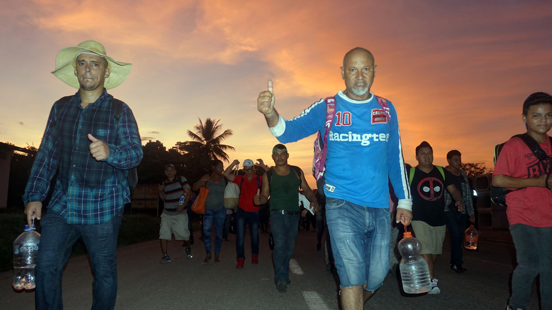 Se disuelve caravana migrante que partió de Tapachula - migrantes-que-emprendieron-nuevamente-su-viaje-hacia-eeuu