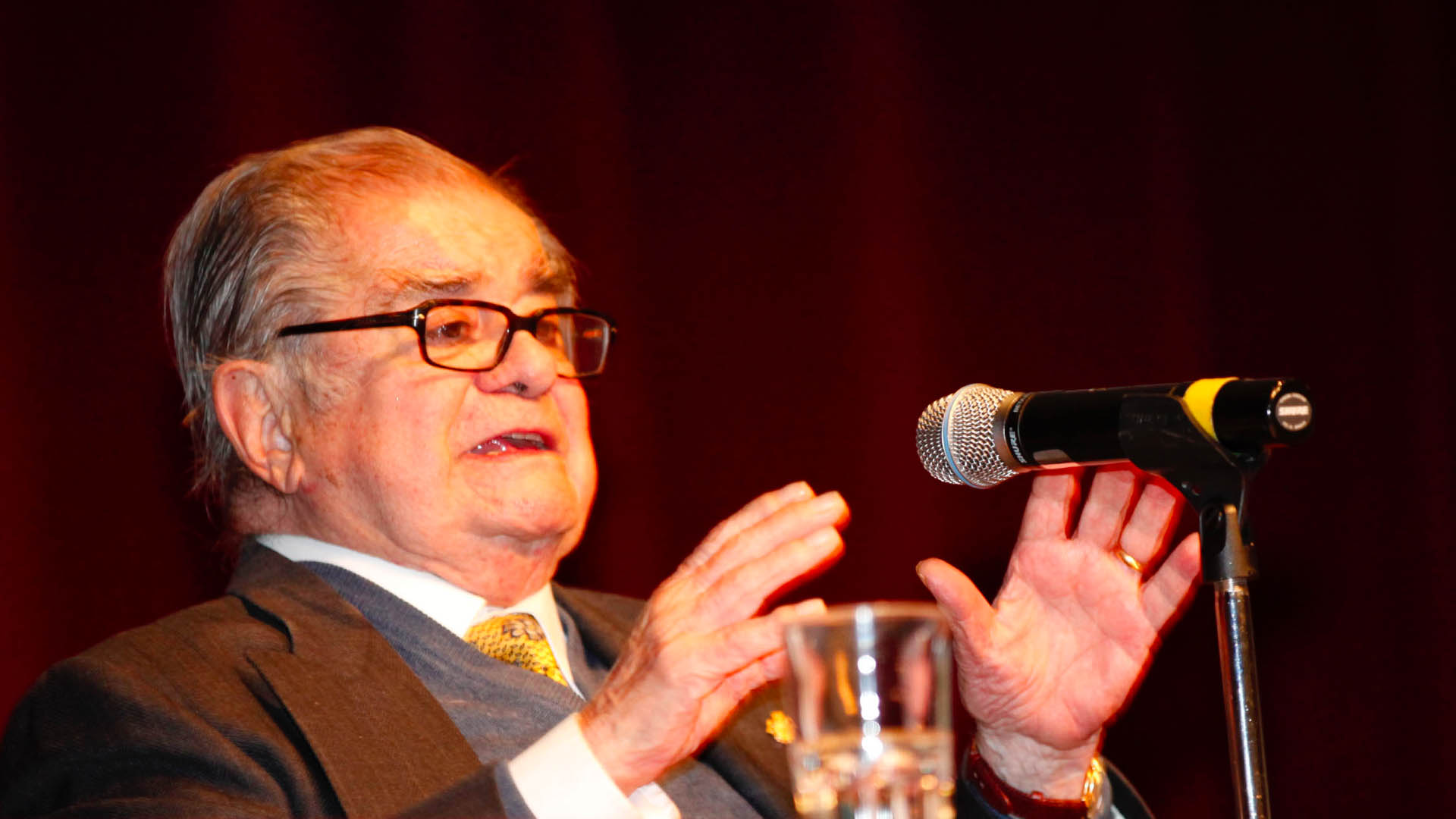 Miguel León-Portilla: El investigador que nos reconectó con nuestras raíces