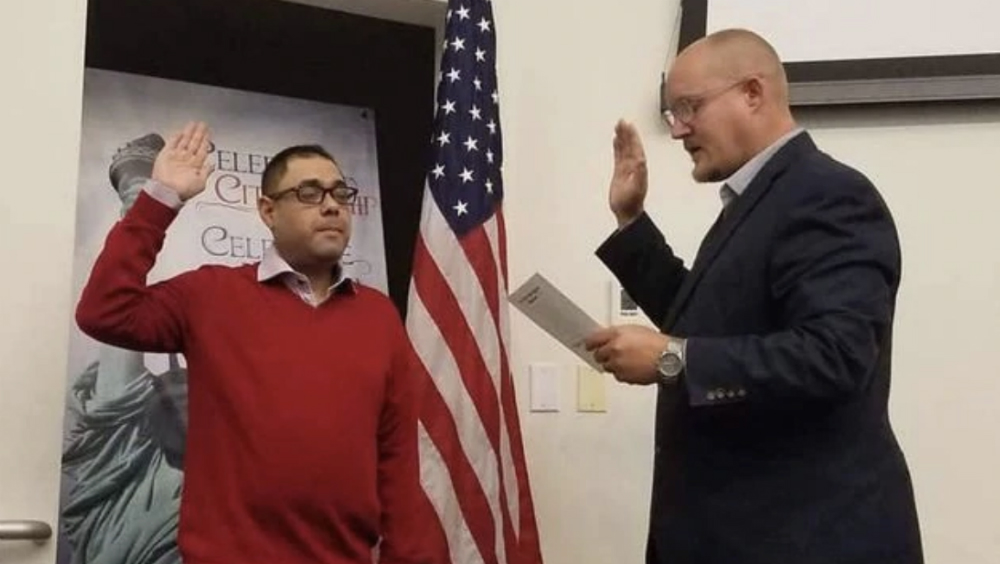 Anulan deportación de veterano de guerra y le otorgan ciudadanía estadounidense