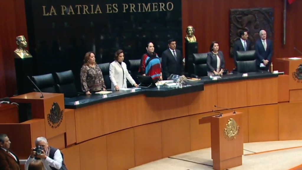 Senado guarda un minuto de silencio en honor a Miguel León-Portilla