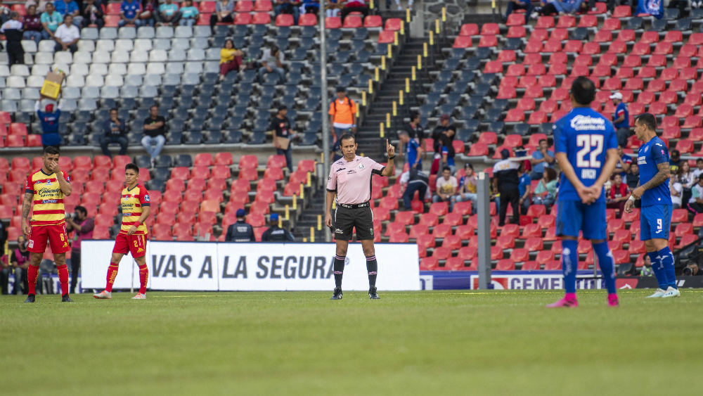 Cruz Azul y Morelia paran un minuto en apoyo a Veracruz