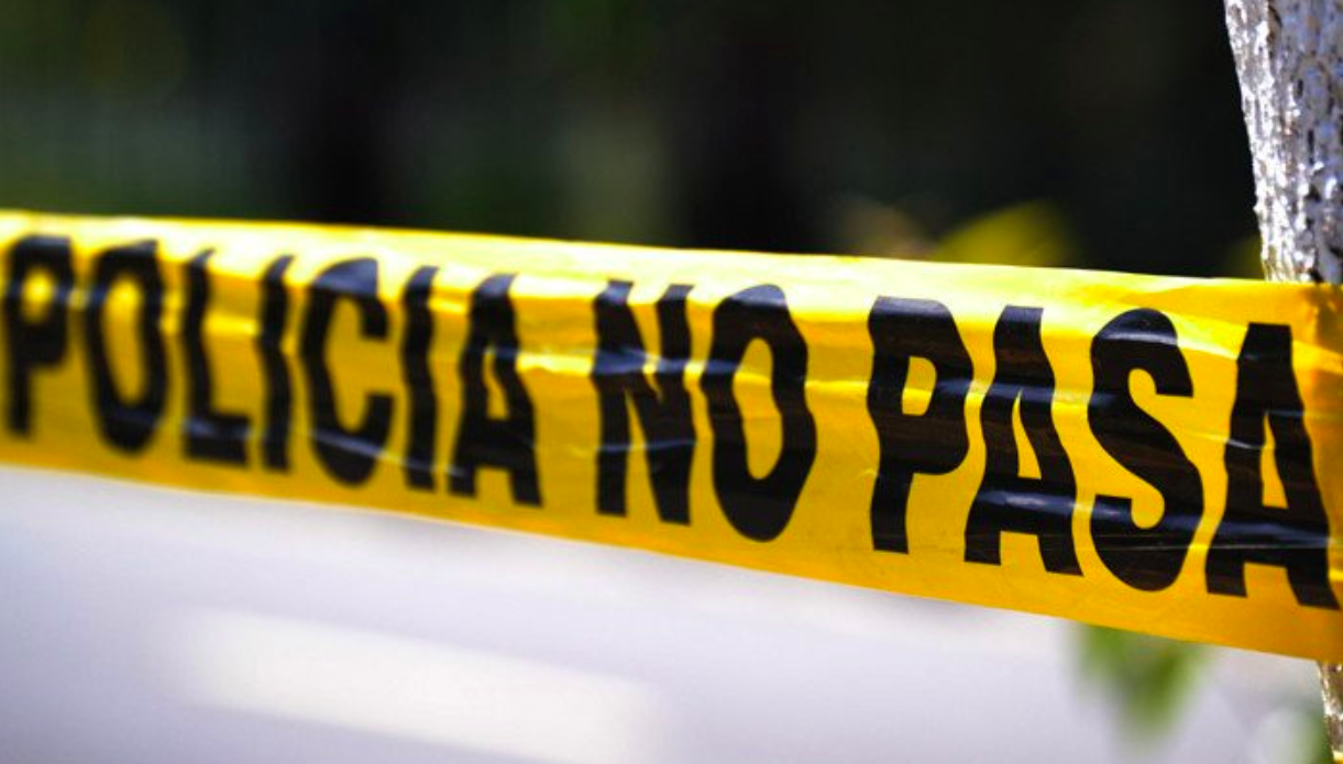 Encuentran cuerpos de tres hombres a unos metros de un Cetis en Acapulco