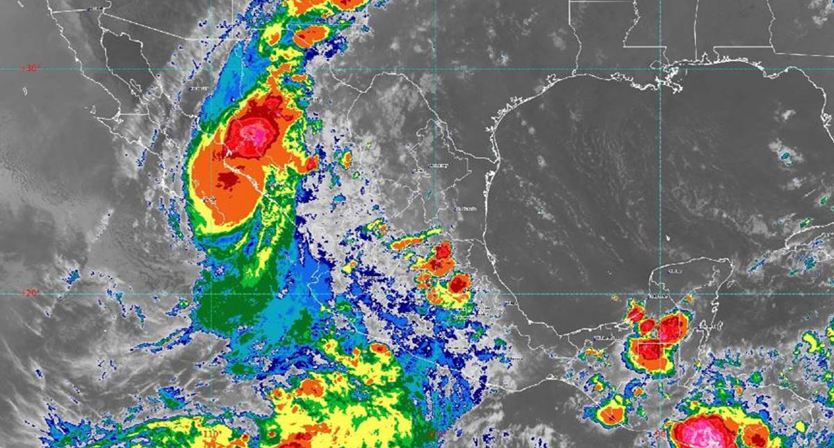 Tormenta tropical Narda toca tierra en Sinaloa