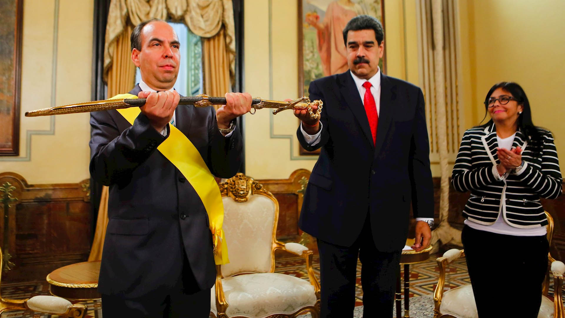 Nicolás Maduro llama a fortalecer la cooperación militar con Cuba