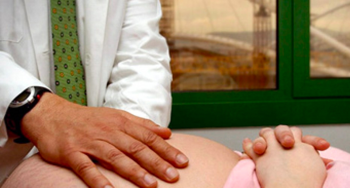 Médico del ‘bebé sin rostro’ ejercía pese a tener procesos disciplinarios abiertos