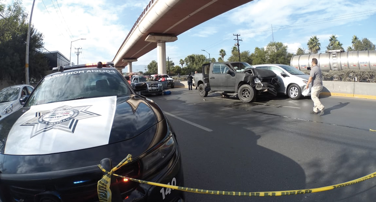 Detienen a pareja con drogas y un arma en Monterrey