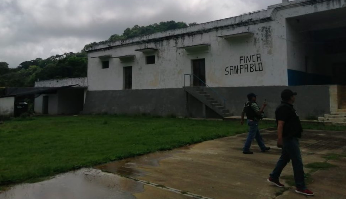 Localizan a un policía muerto y dos heridos en Oaxaca