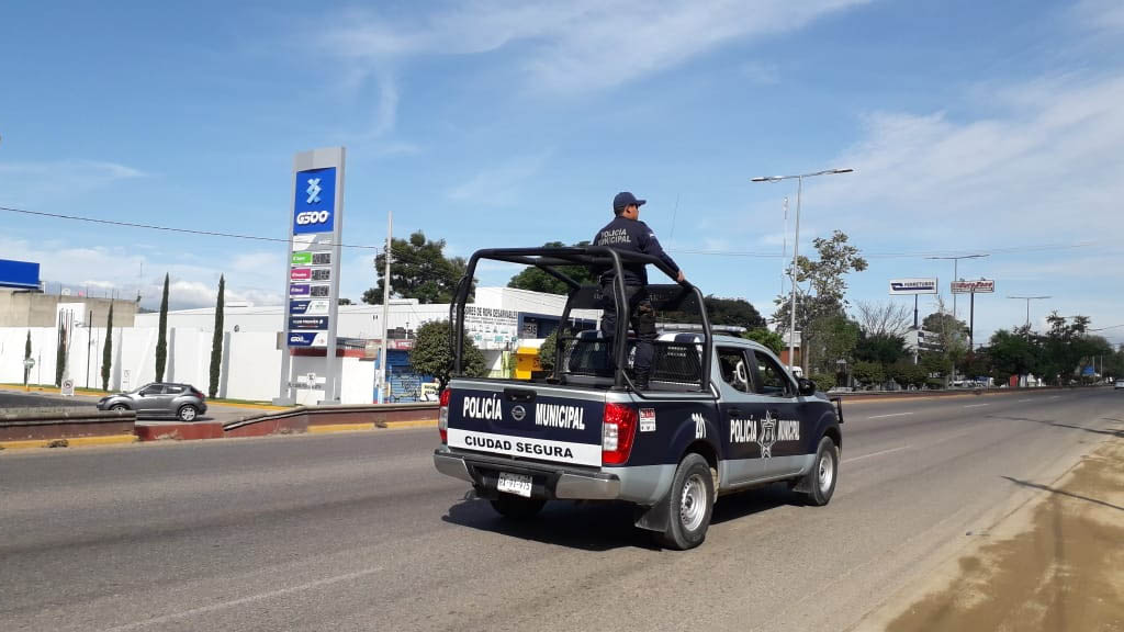 Detienen a alcalde oaxaqueño durante decomiso de armas