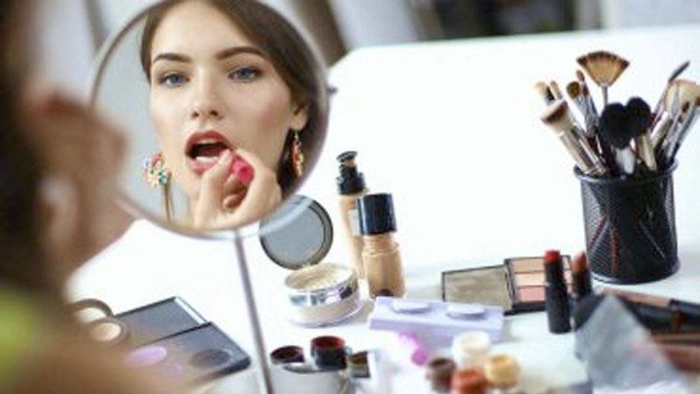 Cofepris pide evitar productos estéticos sin autorización sanitaria