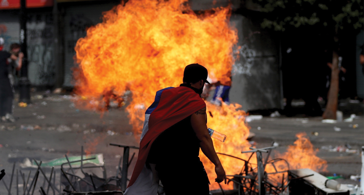 Piñera presenta proyecto para aumentar pensiones en Chile - protestas-en-chile