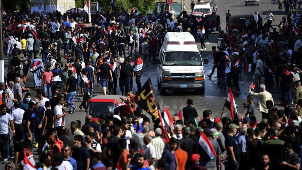 Suman 21 muertos y casi mil 800 heridos tras protestas en Irak