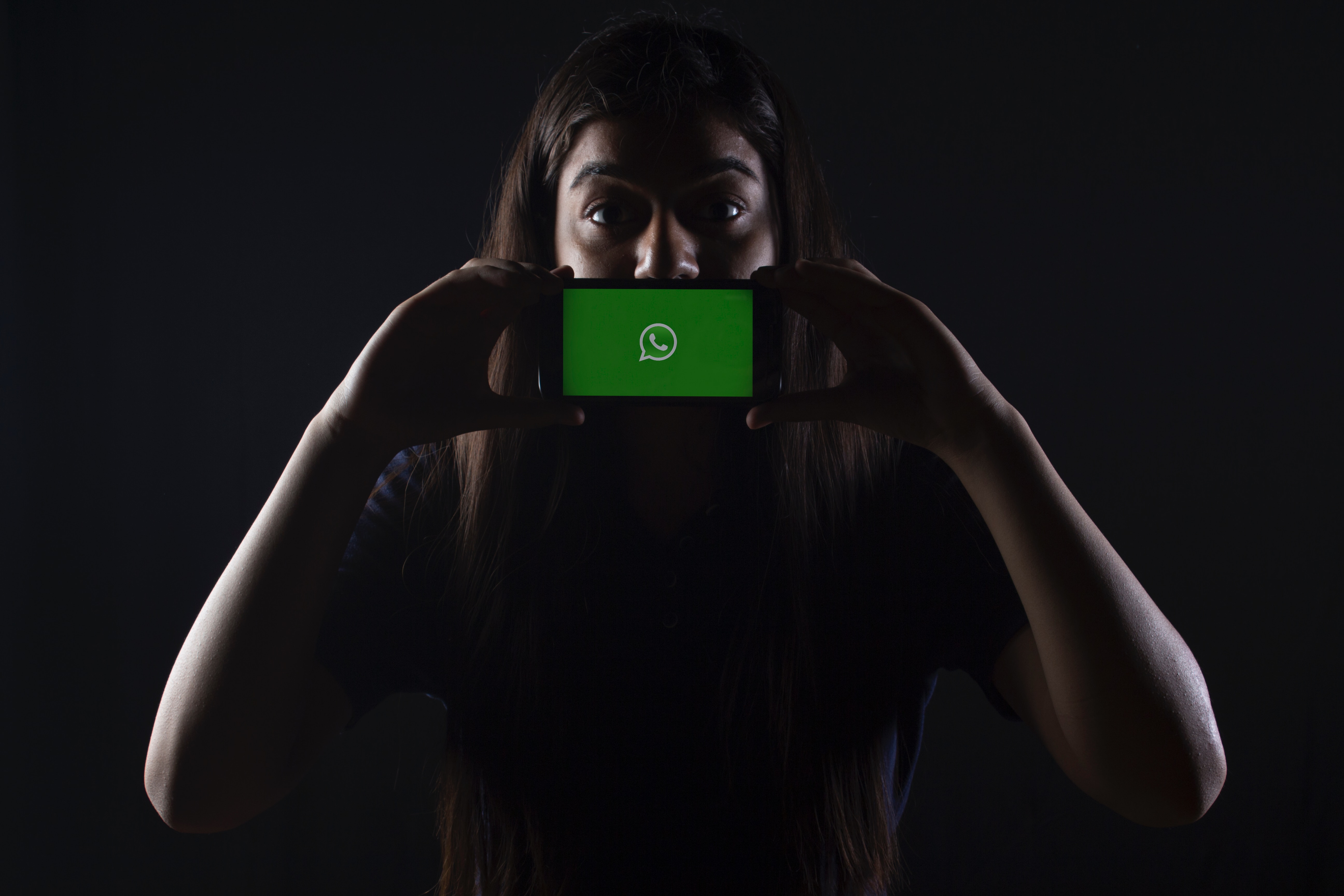 ¿Cómo identificar noticias falsas y/o links fraudulentos en WhatsApp?