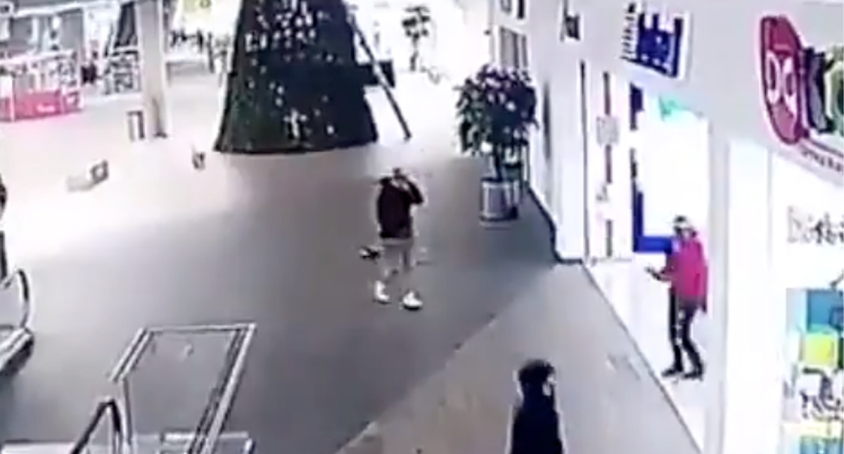 #Video Asaltan tienda de Plaza Zentralia Churubusco en segundos