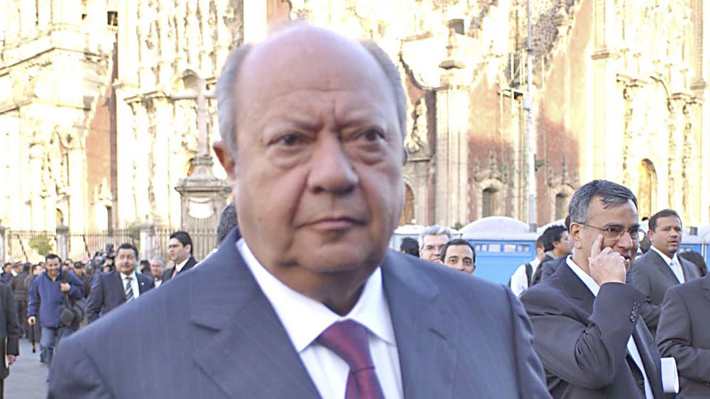 Falso que haya muerto Carlos Romero Deschamps