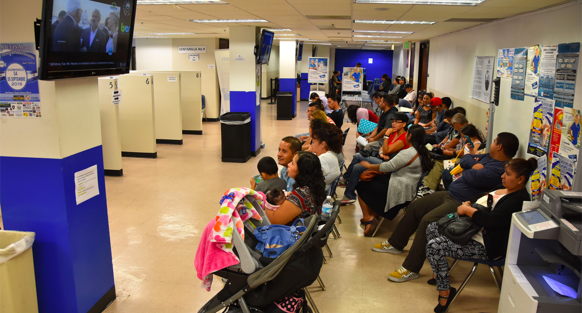 EE.UU. amplía un año más la protección temporal a salvadoreños