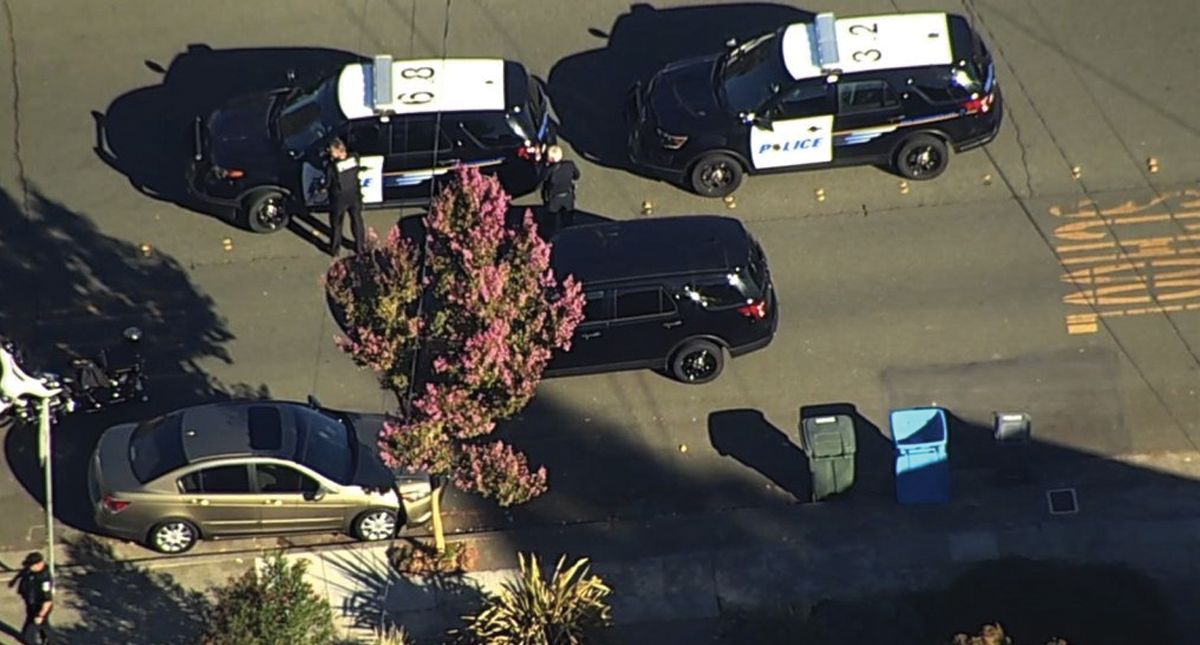 Tiroteo en inmediaciones de secundaria de California deja un herido