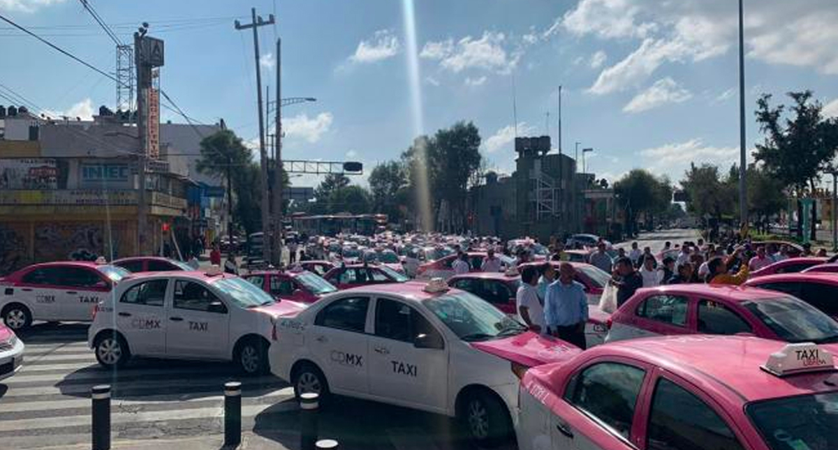Tránsito intenso en Eje 1 Norte por protesta de taxistas