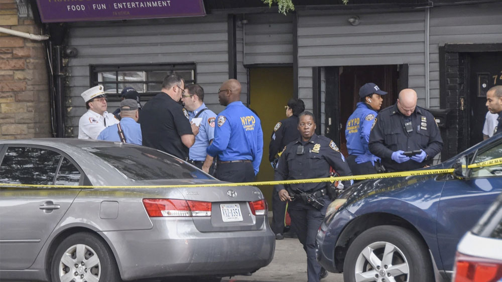 Tiroteo deja cuatro muertos y tres heridos en club de Nueva York Tiroteo deja cuatro muertos y tres heridos en club de Nueva York