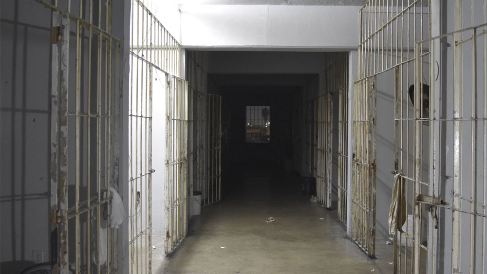 Buscan fosas clandestinas en el penal de Topo Chico