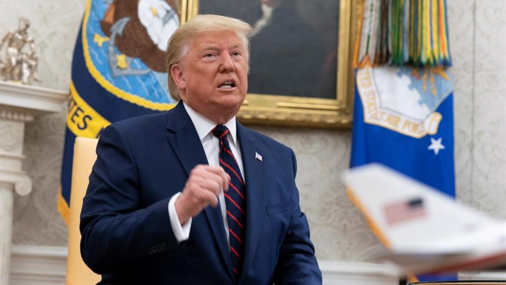 Trump arremete contra demócratas y medios por posible juicio político