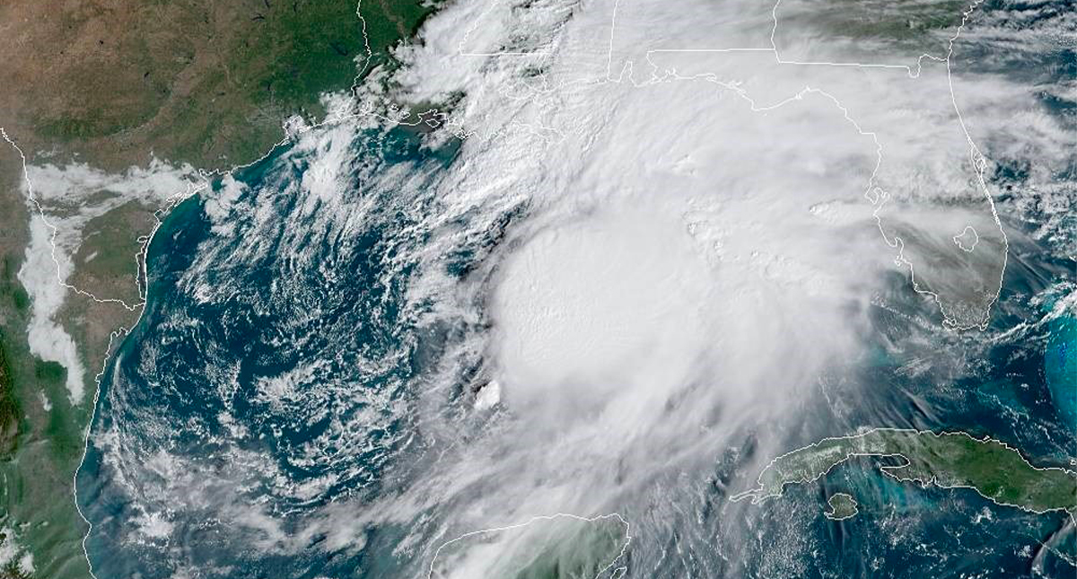 Néstor se convierte en ciclón postropical frente a la costa de Florida