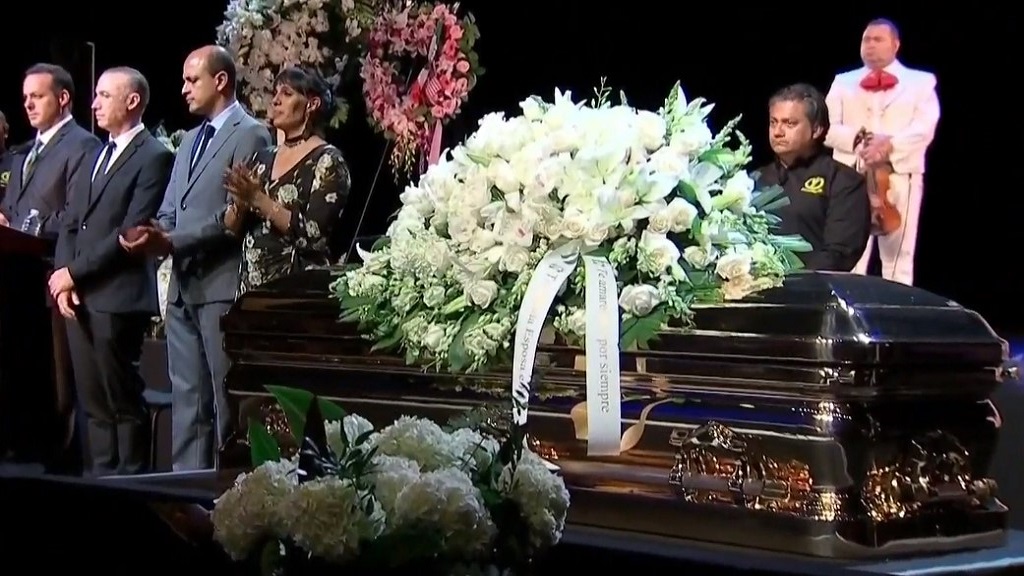 Sergio Mayer confirma trámite para traer a México cenizas de José José