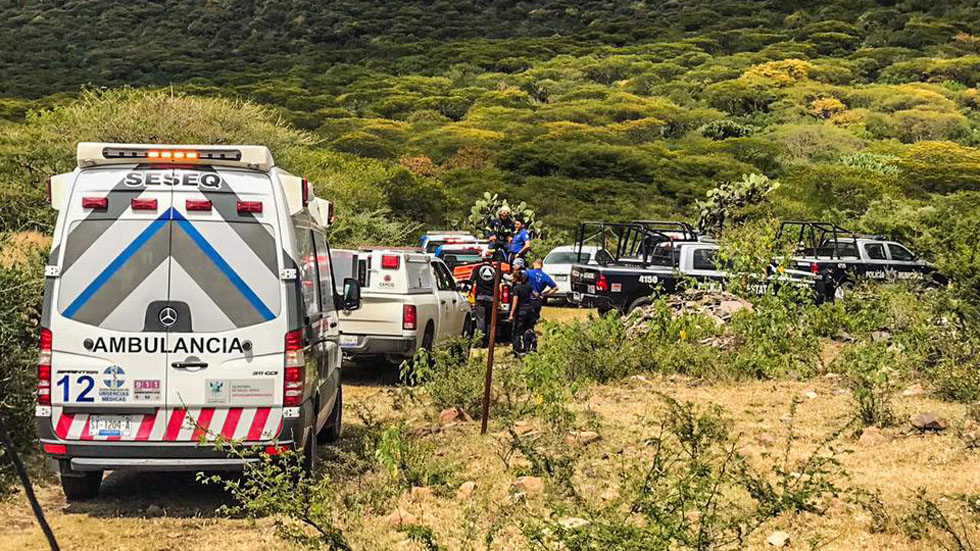 Mueren dos tras desplome de avión pequeño en Querétaro