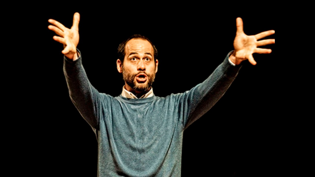 Charlando con Antón Araiza en el escenario