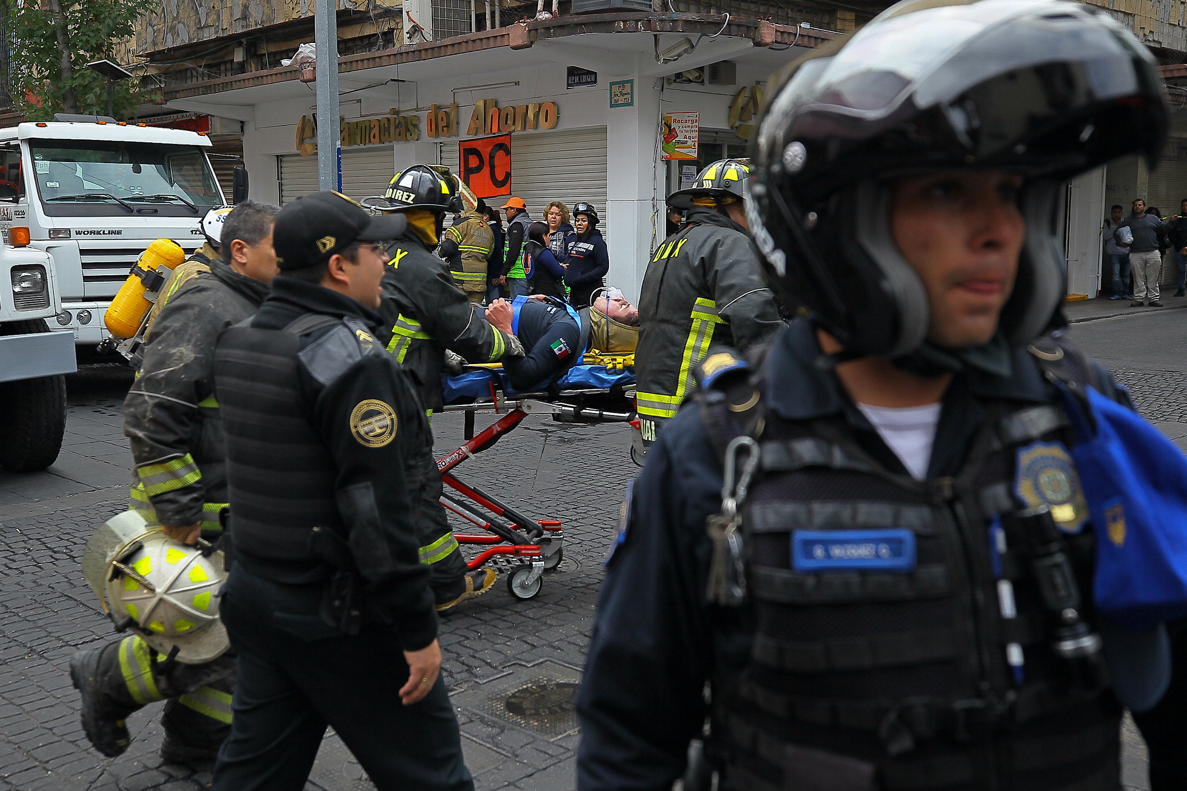 Al menos 150 personas desalojadas por incendio en negocio del Centro Histórico - 91115045