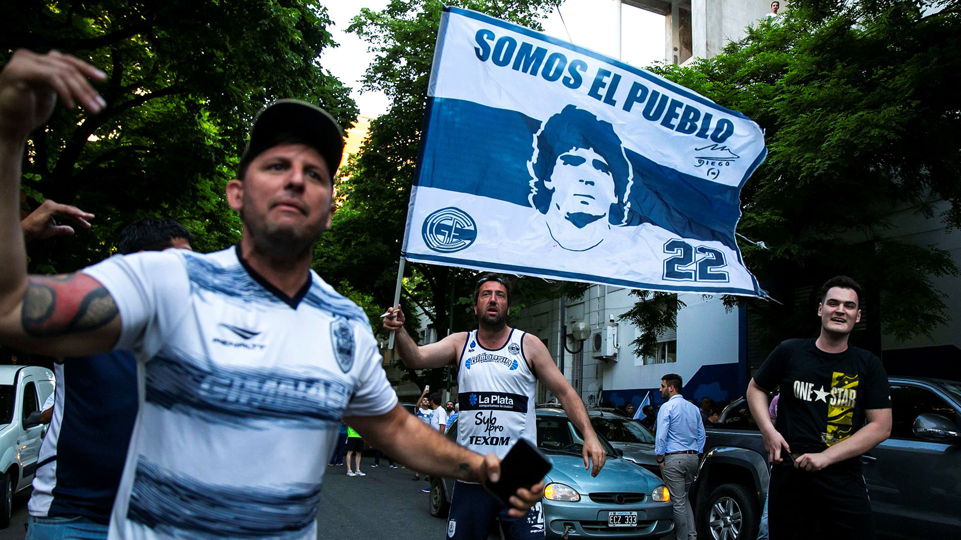Aficionados exigen regreso de Maradona a Gimnasia y Esgrima - aficionados-exigen-regreso-de-maradona-al-gimnasia-y-esgrima