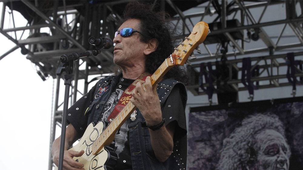 Los rockeros que me gustan no son conservadores, responde AMLO a Alex Lora