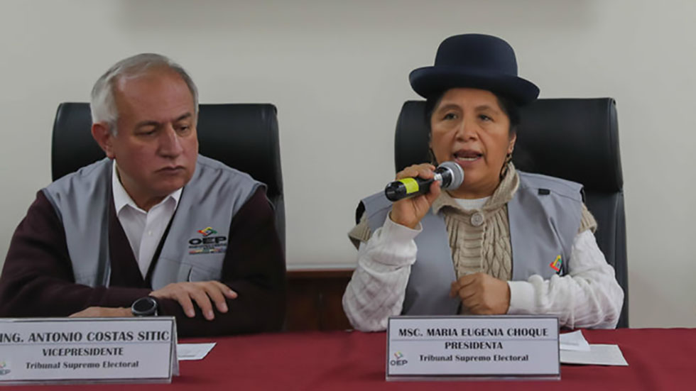 Detienen a ex funcionarios electorales de Bolivia