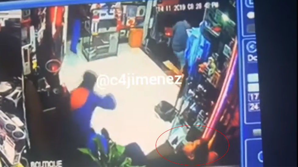 #Video Asesinan a tiros a joven en auto boutique de Iztapalapa