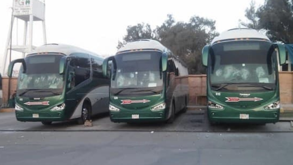 Normalistas de Tenería liberan a operadores y autobuses que retenían