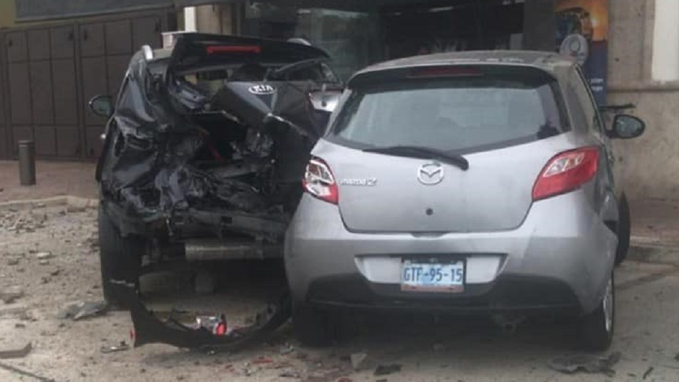 #Video Joven se desmaya y vuelca Porsche en León - autos-danados-por-accidente-de-porsche