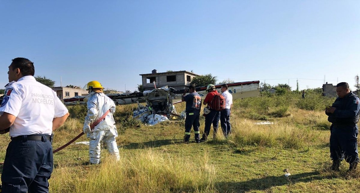 Desploma avión pequeño en Temixco, Morelos; hay dos personas muertas