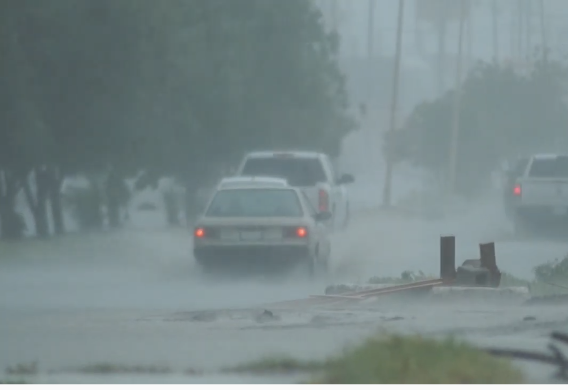 Lluvias torrenciales provocan el cierre de escuelas en Baja California Sur