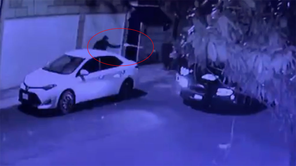 #Video Detienen a ladrón de casas habitación tras balacera en CDMX