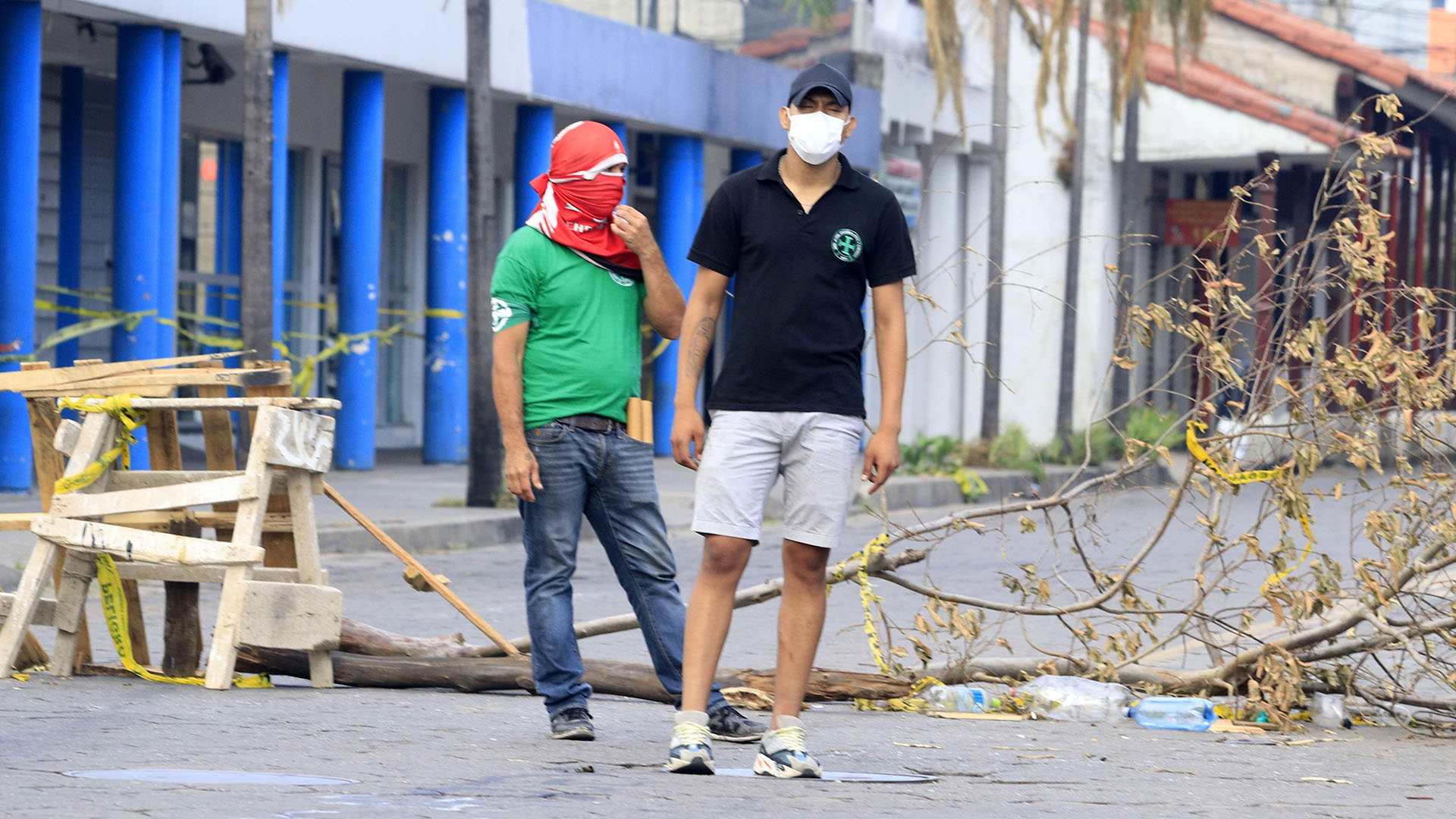 Protestas tras elecciones de Bolivia suman 167 mdd en pérdidas - bloqueo-de-calle-en-bolivia